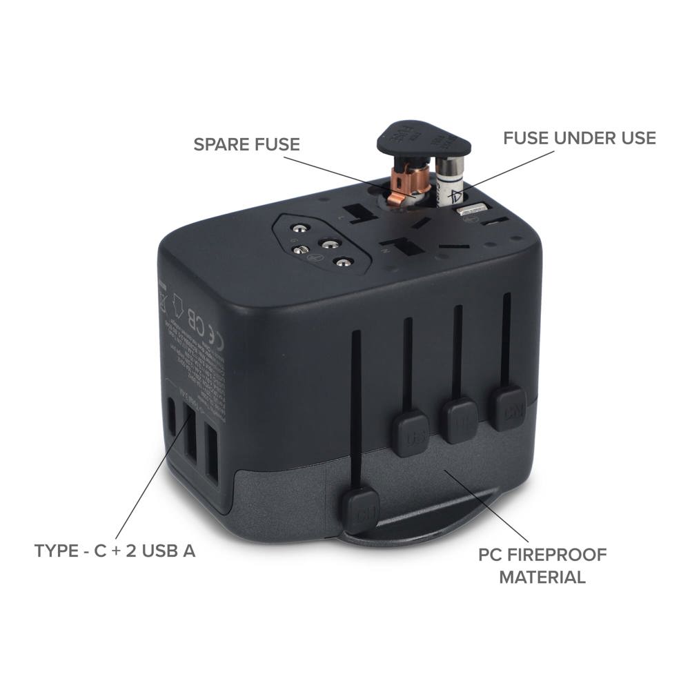  PowerPro Reiseadapter aus recyceltem Kunststoff